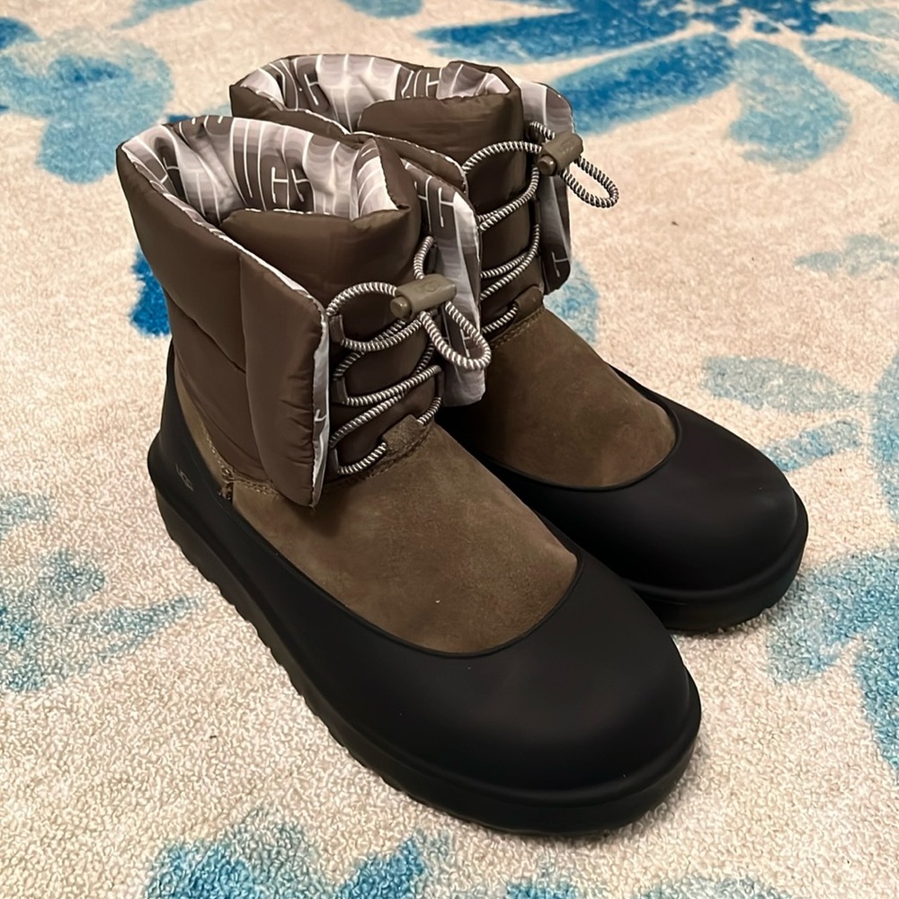 UGG Classic Maxi Toggle Green Boots